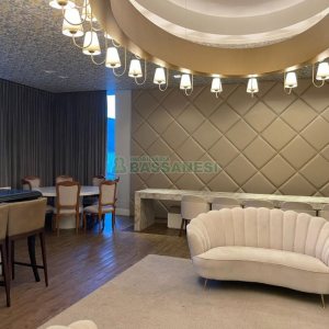 Apartamento com 245m², 3 dormitórios, 4 vagas, no bairro Madureira em Caxias do Sul para Comprar