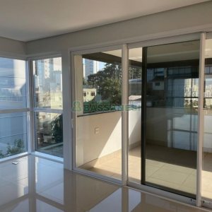 Apartamento com 245m², 3 dormitórios, 4 vagas, no bairro Madureira em Caxias do Sul para Comprar