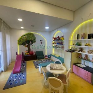 Apartamento com 245m², 3 dormitórios, 4 vagas, no bairro Madureira em Caxias do Sul para Comprar