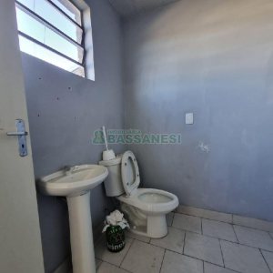 Pavilhão com 276m², no bairro São Ciro em Caxias do Sul para Alugar