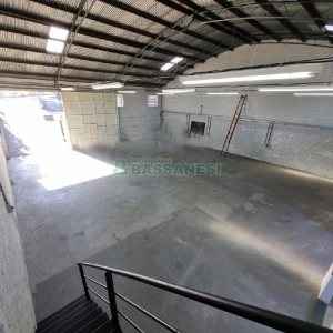 Pavilhão com 276m², no bairro São Ciro em Caxias do Sul para Alugar