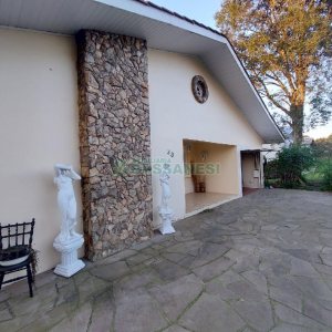 Casa com 500m², 4 dormitórios, 1 vaga, no bairro São Luiz em Caxias do Sul para Alugar