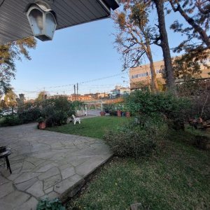 Casa com 500m², 4 dormitórios, 1 vaga, no bairro São Luiz em Caxias do Sul para Alugar