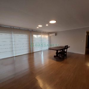 Casa com 500m², 4 dormitórios, 1 vaga, no bairro São Luiz em Caxias do Sul para Alugar