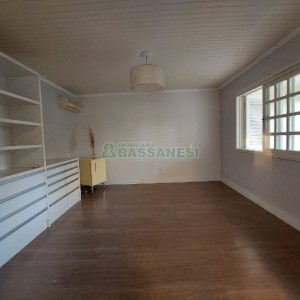 Casa com 500m², 4 dormitórios, 1 vaga, no bairro São Luiz em Caxias do Sul para Alugar