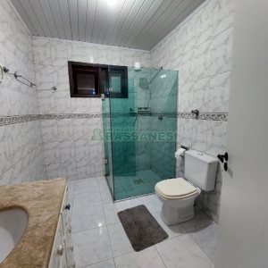 Casa com 500m², 4 dormitórios, 1 vaga, no bairro São Luiz em Caxias do Sul para Alugar