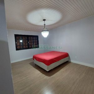 Casa com 500m², 4 dormitórios, 1 vaga, no bairro São Luiz em Caxias do Sul para Alugar