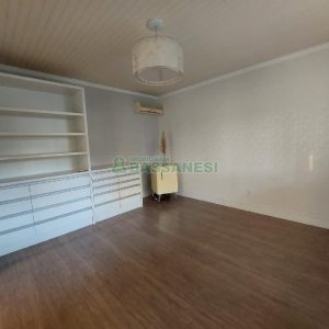 Casa com 500m², 4 dormitórios, 1 vaga, no bairro São Luiz em Caxias do Sul para Alugar