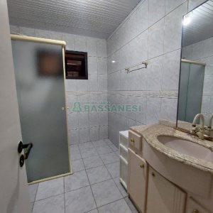 Casa com 500m², 4 dormitórios, 1 vaga, no bairro São Luiz em Caxias do Sul para Alugar