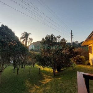 Casa com 500m², 4 dormitórios, 1 vaga, no bairro São Luiz em Caxias do Sul para Alugar