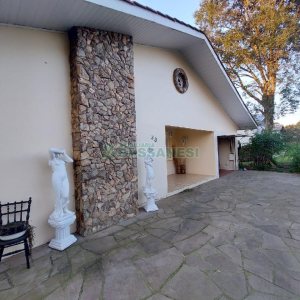 Casa Comercial com 500m², 4 dormitórios, 1 vaga, no bairro São Luiz em Caxias do Sul para Alugar