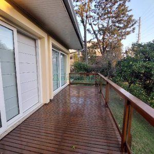 Casa Comercial com 500m², 4 dormitórios, 1 vaga, no bairro São Luiz em Caxias do Sul para Alugar