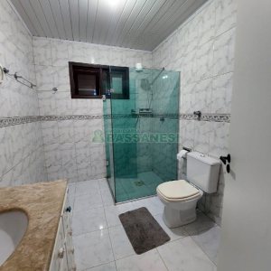 Casa Comercial com 500m², 4 dormitórios, 1 vaga, no bairro São Luiz em Caxias do Sul para Alugar