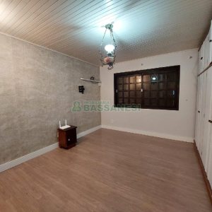 Casa Comercial com 500m², 4 dormitórios, 1 vaga, no bairro São Luiz em Caxias do Sul para Alugar