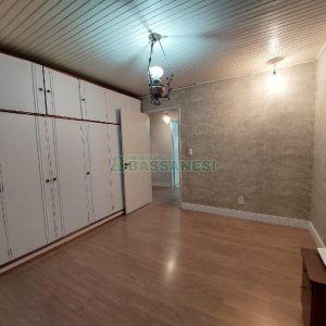 Casa Comercial com 500m², 4 dormitórios, 1 vaga, no bairro São Luiz em Caxias do Sul para Alugar