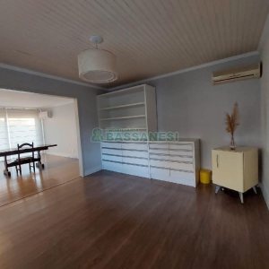 Casa Comercial com 500m², 4 dormitórios, 1 vaga, no bairro São Luiz em Caxias do Sul para Alugar