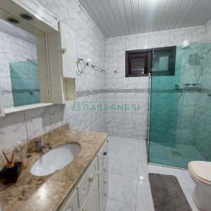 Casa Comercial com 500m², 4 dormitórios, 1 vaga, no bairro São Luiz em Caxias do Sul para Alugar