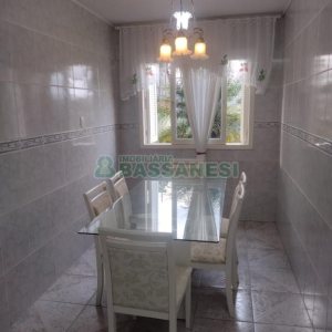 Casa com 136m², 2 dormitórios, 2 vagas, no bairro Salgado Filho em Caxias do Sul para Comprar
