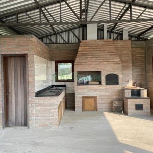 Chácara com 360m², 3 dormitórios, 1 vaga, no bairro Vila Cristina em Caxias do Sul para Comprar