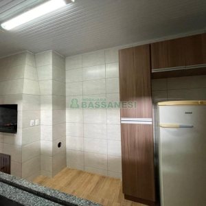 Chácara com 360m², 3 dormitórios, 1 vaga, no bairro Vila Cristina em Caxias do Sul para Comprar