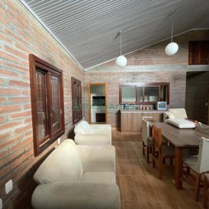 Chácara com 360m², 3 dormitórios, 1 vaga, no bairro Vila Cristina em Caxias do Sul para Comprar