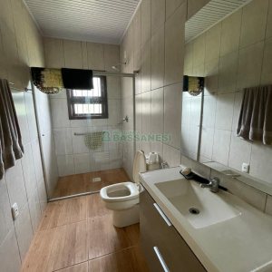 Chácara com 360m², 3 dormitórios, 1 vaga, no bairro Vila Cristina em Caxias do Sul para Comprar