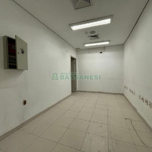 Loja com 600m², no bairro Centro em Caxias do Sul para Alugar