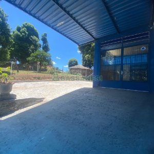 Pavilhão com 600m², 2 vagas, no bairro Bela Vista em Caxias do Sul para Alugar ou Comprar