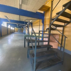 Pavilhão com 600m², 2 vagas, no bairro Bela Vista em Caxias do Sul para Alugar ou Comprar