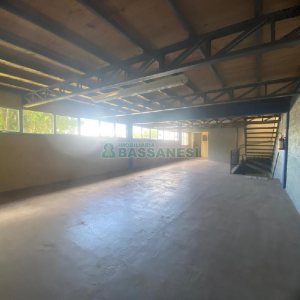 Pavilhão com 600m², 2 vagas, no bairro Bela Vista em Caxias do Sul para Alugar ou Comprar