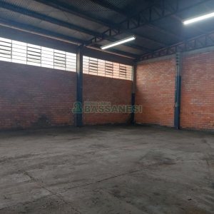 Pavilhão com 200m², no bairro São Ciro em Caxias do Sul para Alugar