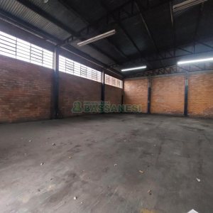 Pavilhão com 200m², no bairro São Ciro em Caxias do Sul para Alugar