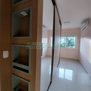 Casa com 200m², 2 dormitórios, 1 vaga, no bairro Nossa Senhora da Saúde em Caxias do Sul para Alugar