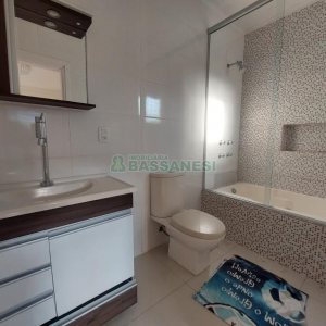 Casa com 200m², 2 dormitórios, 1 vaga, no bairro Nossa Senhora da Saúde em Caxias do Sul para Alugar