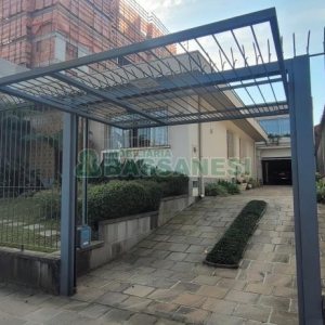 Casa com 500m², 4 dormitórios, 3 vagas, no bairro Santa Catarina em Caxias do Sul para Comprar