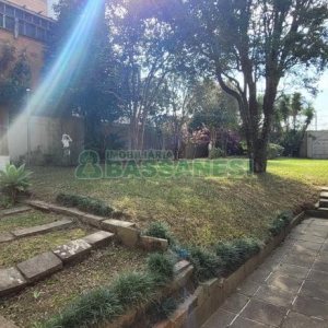 Casa com 500m², 4 dormitórios, 3 vagas, no bairro Santa Catarina em Caxias do Sul para Comprar