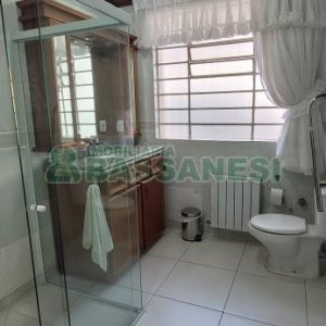 Casa com 500m², 4 dormitórios, 3 vagas, no bairro Santa Catarina em Caxias do Sul para Comprar