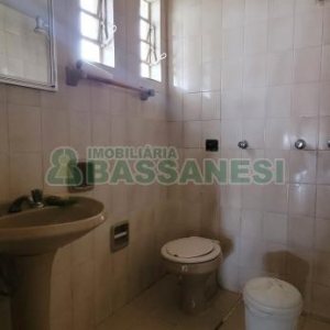 Casa com 500m², 4 dormitórios, 3 vagas, no bairro Santa Catarina em Caxias do Sul para Comprar