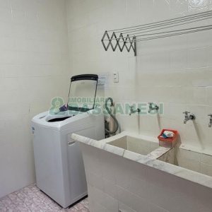 Casa com 500m², 4 dormitórios, 3 vagas, no bairro Santa Catarina em Caxias do Sul para Comprar