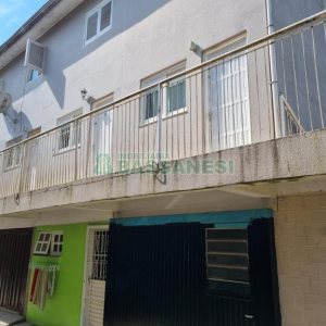 Sobrado com 58m², 2 dormitórios, 1 vaga, no bairro Desvio Rizzo em Caxias do Sul para Comprar