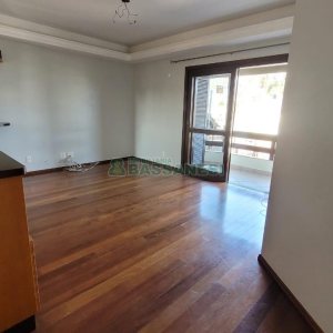 Casa com 353m², 4 dormitórios, 2 vagas, no bairro Petrópolis em Caxias do Sul para Comprar