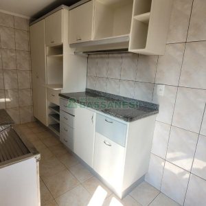 Casa com 353m², 4 dormitórios, 2 vagas, no bairro Petrópolis em Caxias do Sul para Comprar
