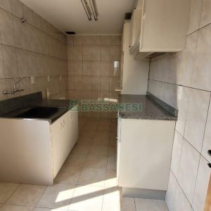 Casa com 353m², 4 dormitórios, 2 vagas, no bairro Petrópolis em Caxias do Sul para Comprar