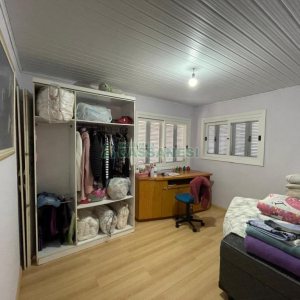 Casa com 141m², 3 dormitórios, 1 vaga, no bairro Santa Lúcia em Caxias do Sul para Comprar