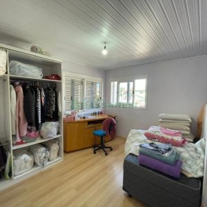 Casa com 141m², 3 dormitórios, 1 vaga, no bairro Santa Lúcia em Caxias do Sul para Comprar