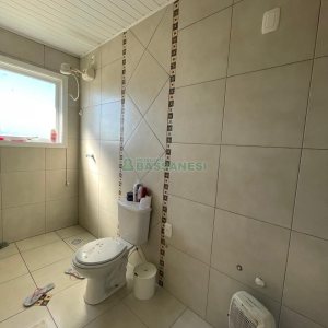 Casa com 141m², 3 dormitórios, 1 vaga, no bairro Santa Lúcia em Caxias do Sul para Comprar