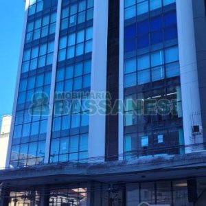 Sala com 205m², 3 vagas, no bairro Centro em Caxias do Sul para Comprar