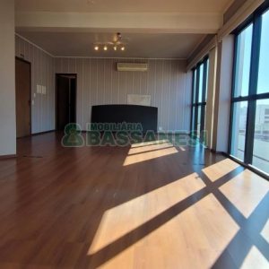 Sala com 205m², 3 vagas, no bairro Centro em Caxias do Sul para Comprar