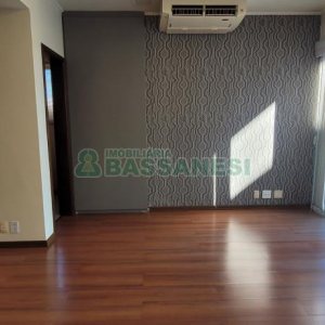 Sala com 205m², 3 vagas, no bairro Centro em Caxias do Sul para Comprar
