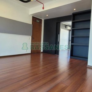 Sala com 205m², 3 vagas, no bairro Centro em Caxias do Sul para Comprar